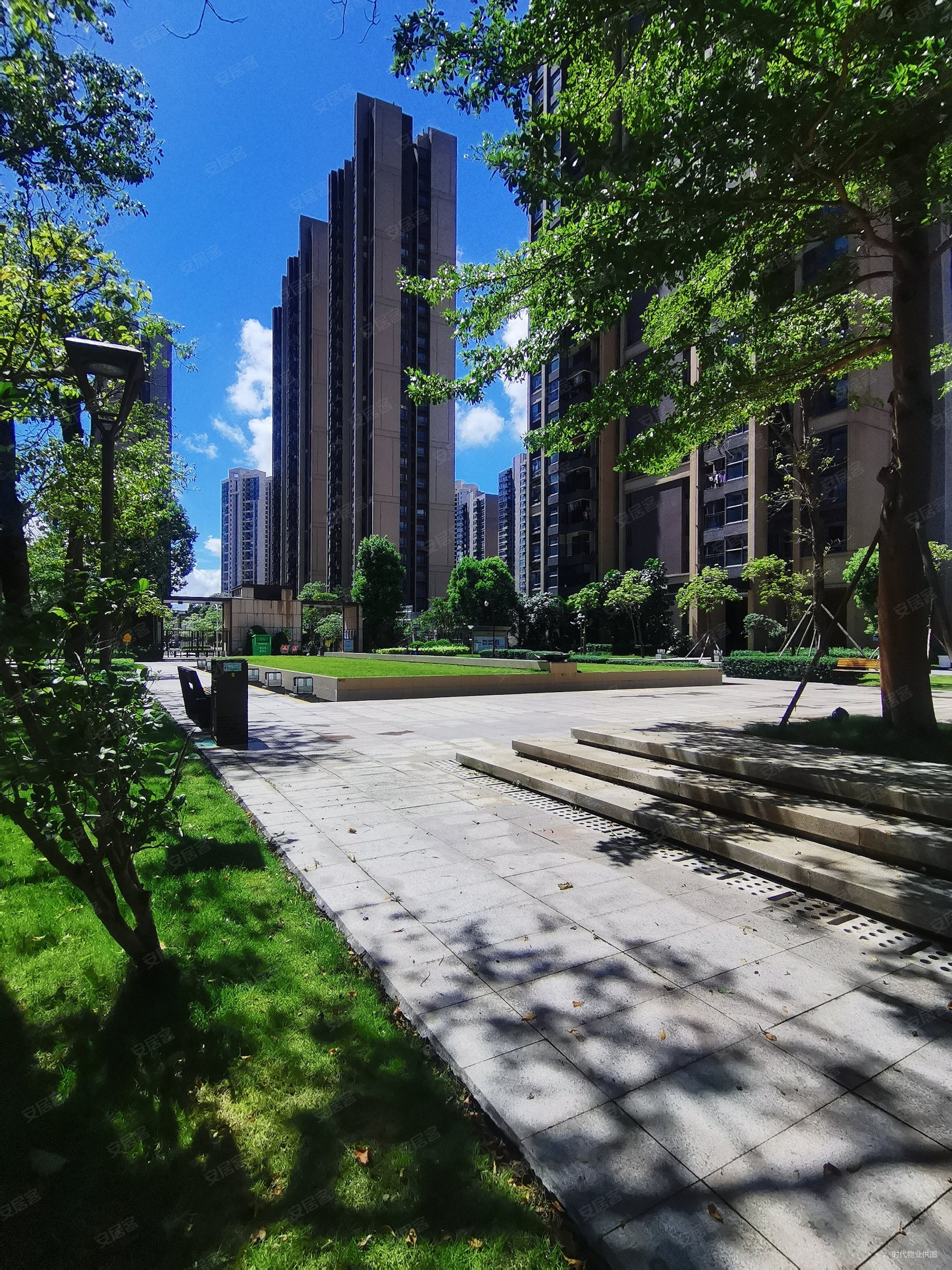 时代倾城(一期)3室2厅1卫91.99㎡北109.5万