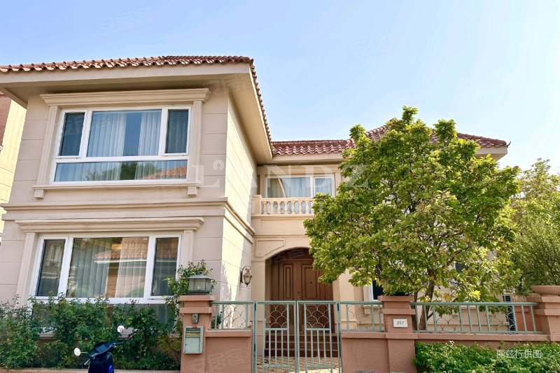 香江花园(别墅)5室2厅3卫266.26㎡东3050万