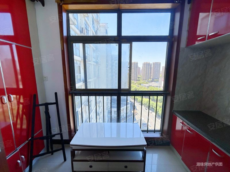 天鸿大厦 交通便利 高楼层采光充足 商业配套成熟 有电梯