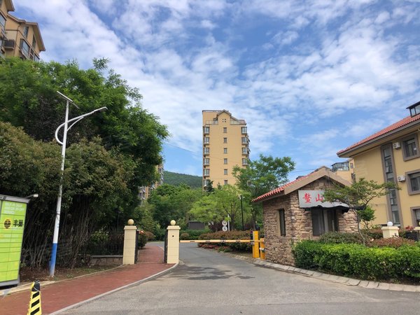 青岛即墨蓝色硅谷鳌山名苑鳌山名苑精装好房1200元月 随时供暖 非常
