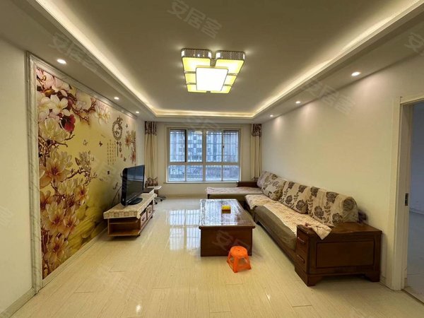 盐城建湖五洲国际商贸城金港湾金港湾 三室 电梯房 家用电器齐全 生活