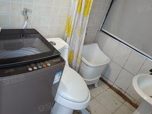 张家港杨舍杨舍中心通运新村(1-49幢)Q通运新村5楼朝南单室套8千4设施齐全阳光充足独立厨卫有钥匙出租房源真实图片