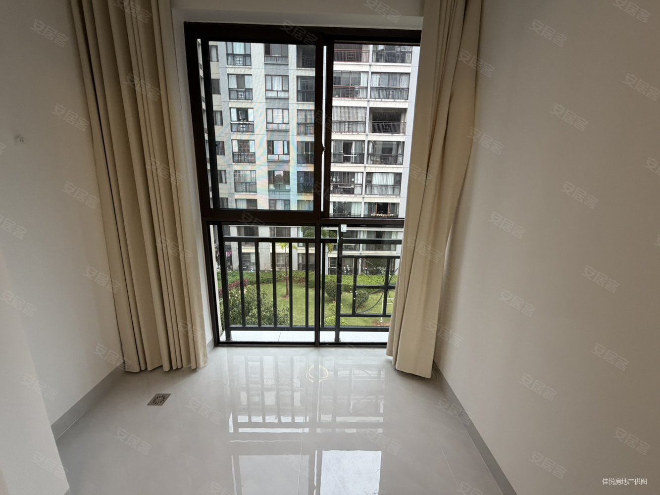 盛景苑4室2厅2卫125.5㎡南北89万