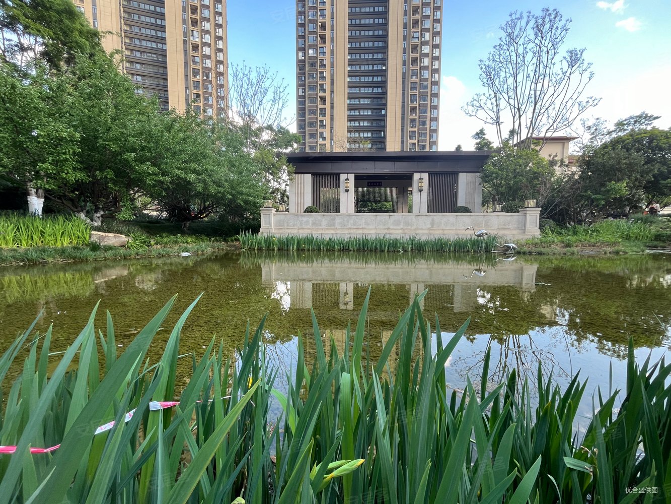 楼层采光好,万科翡翠滨江一期二手房,145万,3室2厅,1卫,107平米-昆明