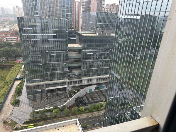 深圳龙岗大运恒明one恒明湾创汇中心精装修复式两房家私家电齐全随时