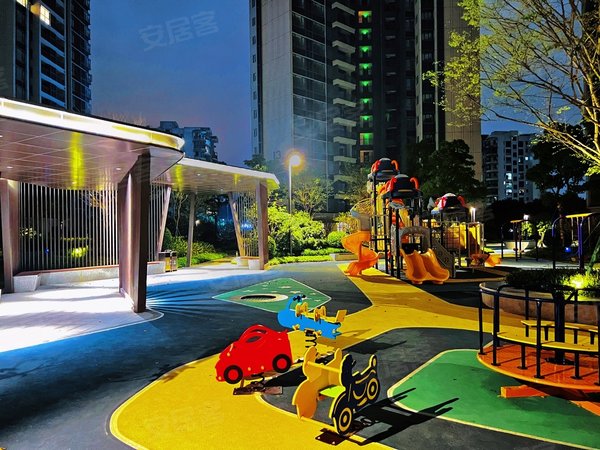 广州花都镜湖大道桐悦花园(花都湖旁)欧派全屋定制 豪华装修 大4房 新