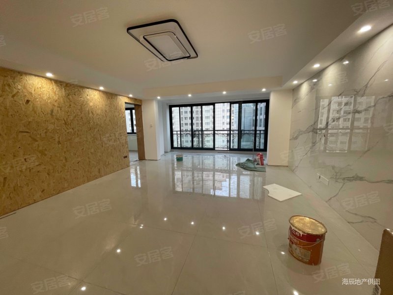 人民广场中福城三期大平层南北通透满五年随时看随时可以交房