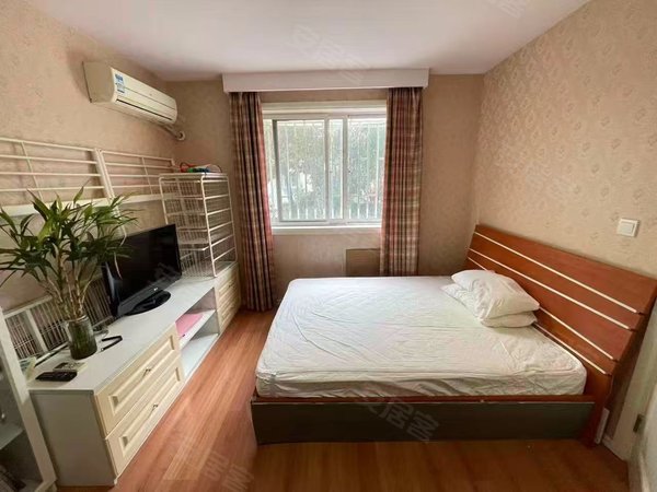 上海浦东世纪公园金桂小区紧邻世纪公园地铁站 带地暖一室 低楼层 可办居住证 可宠出租房源真实图片