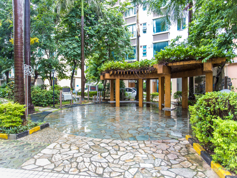 向南西海花园5室2厅3卫174.71㎡南998万