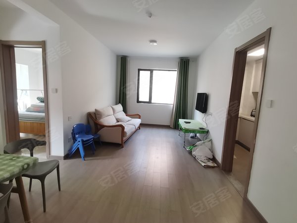 电梯房金地宸悦 精装套二厅 劲松一路 采光好妇儿医院,市北租房-青岛