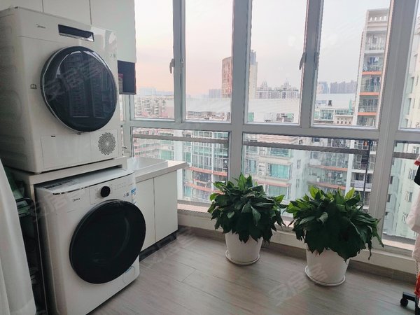 广州黄埔大沙地黄埔花园黄埔花园  精装 楼下游泳池 电梯 两房 全齐