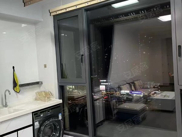 万达商圈万象世家精装3室出租设施齐全邻恒大华府雅居乐御峰中集