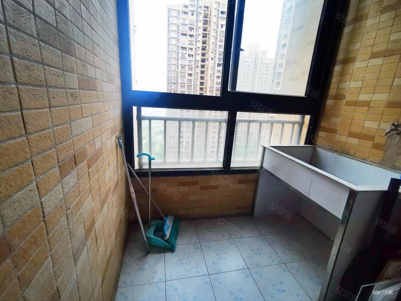 赛力斯旁和合家园二期单间配套,采光极好,诚意出售