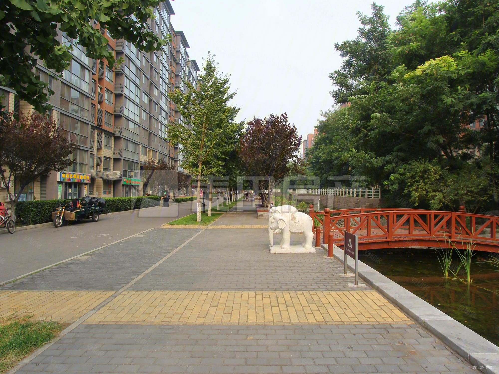 紫金长安4室2厅3卫198㎡南北3000万