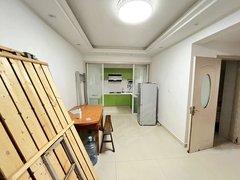 泰伯花园 原房东精装三室一厅 家电齐全 拎包入住交通购物便利