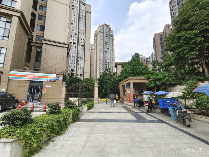 有电梯 满二 精装可拎包入住 商业配套齐全 近地铁 楼龄新,金沙鹭岛四