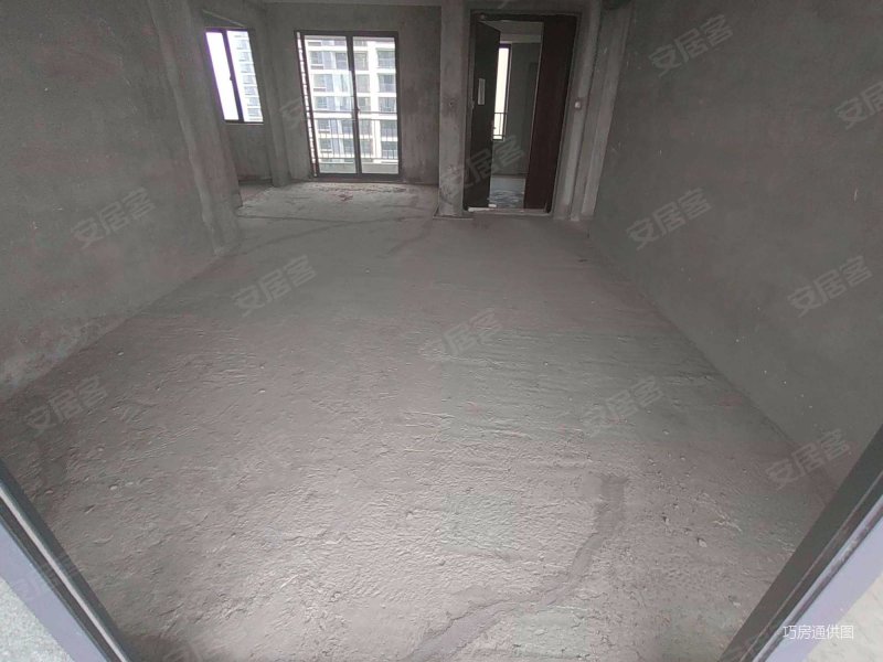 力高君誉城 南向采光好 高楼层视野好 车位充足 双卫 带电梯