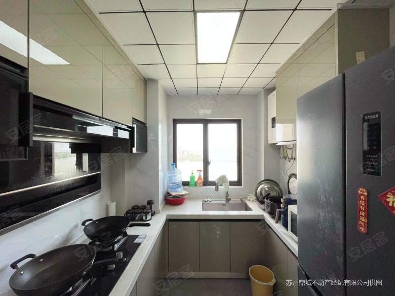 (全新精装)(急售送车位),南山维拉二手房,129万,3室2厅,1卫,95.