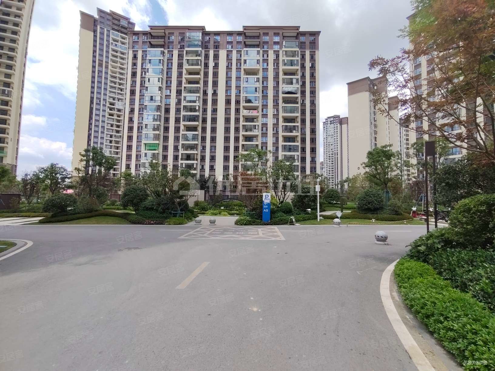 碧桂园西南上城澜山府3室2厅1卫89.93㎡南北75万