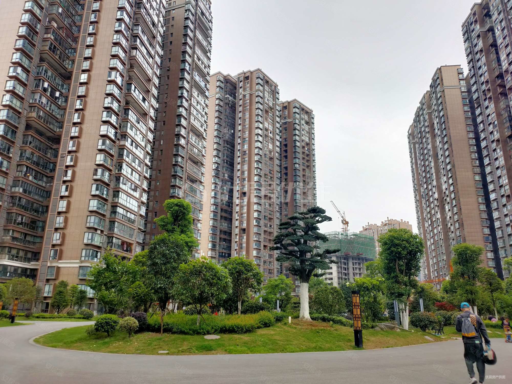 航天阳光丨高档小区丨两室一厅丨精装修丨关门卖丨带车卫出售