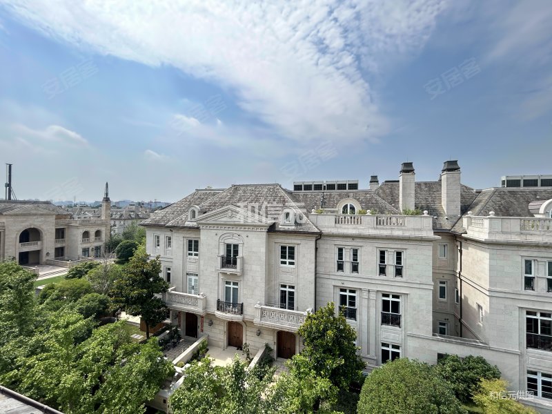 西郊新宠西郊空中别墅豪装4000w诚售