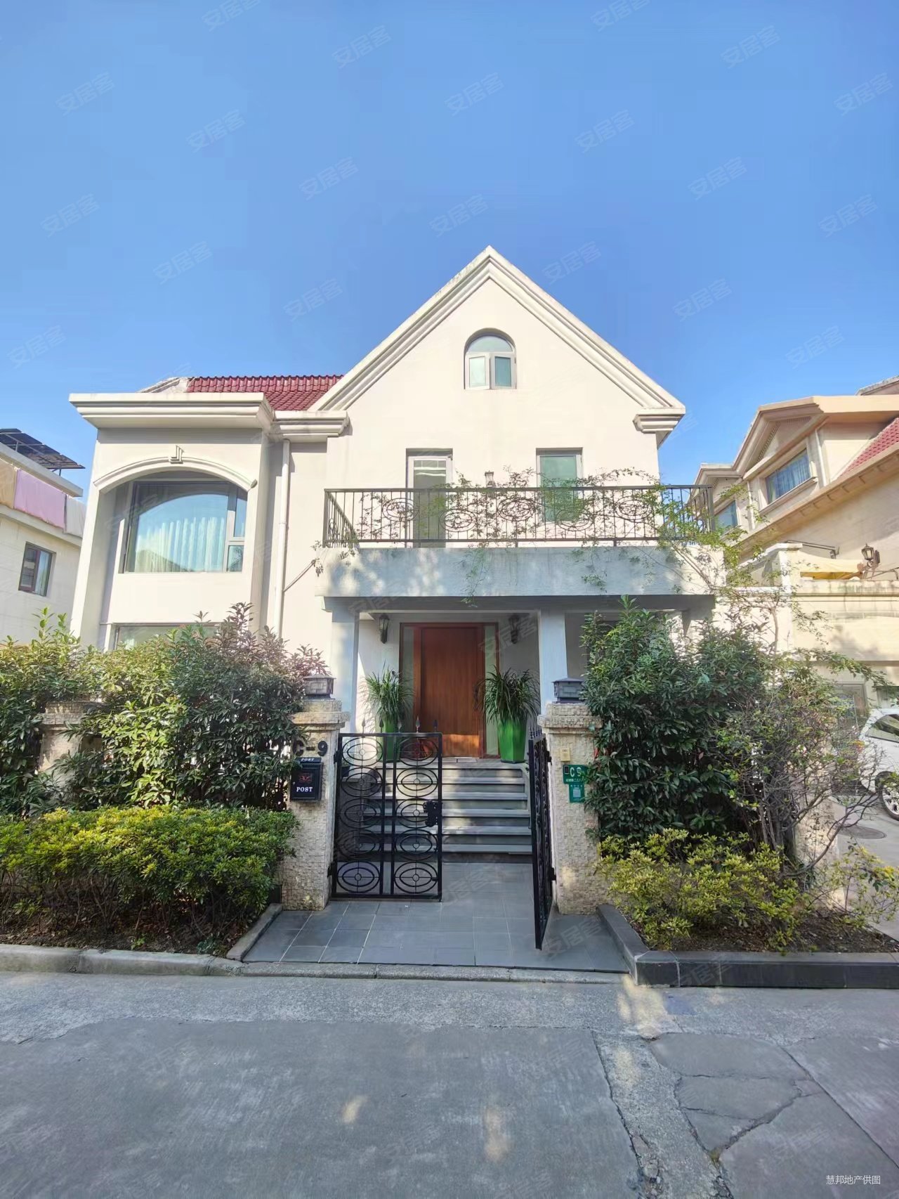 皇朝别墅4室2厅4卫334㎡南北2800万