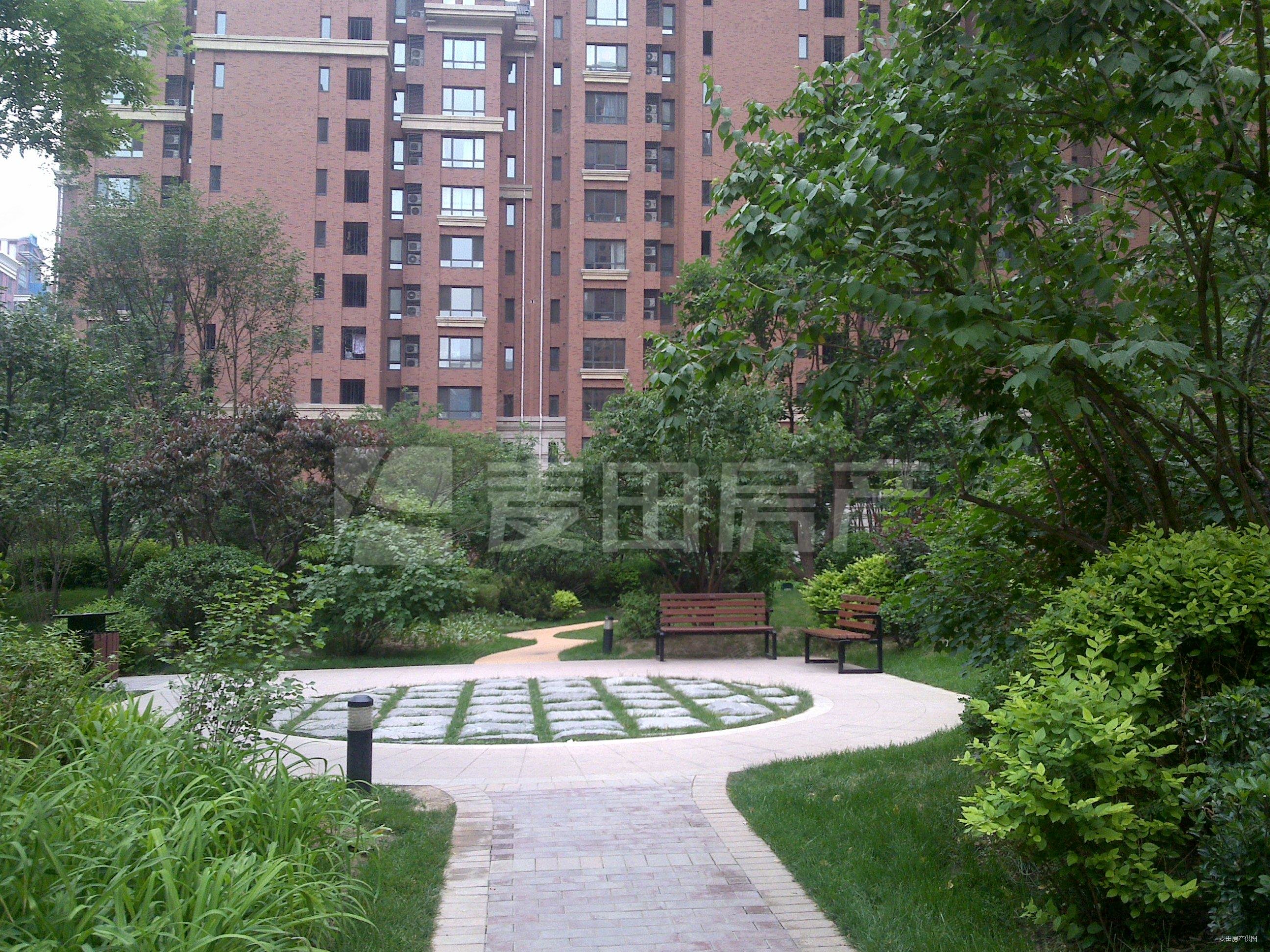 核心地段,交通便利,24小时物业服务,西堤红山二手房,930万,2室1厅,1卫