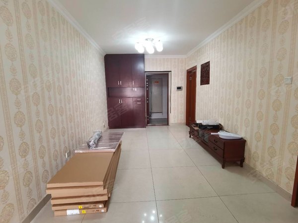 【多图】警备区龙华公寓,龙华租房,花园小区龙华公寓急租精装大两房