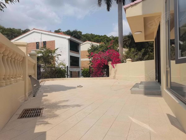 深圳罗湖银湖颐园(别墅)全新装修,山顶独栋别墅,带3个停车位,100平