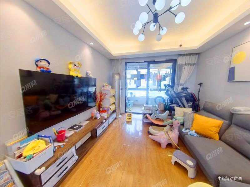 绿地派克公馆 小三居 房龄新 交通便捷 高楼层采光充足