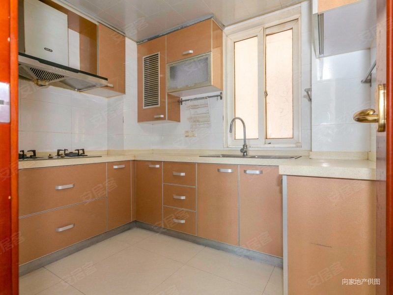 圣骊家园3室2厅2卫131.69㎡南1000万