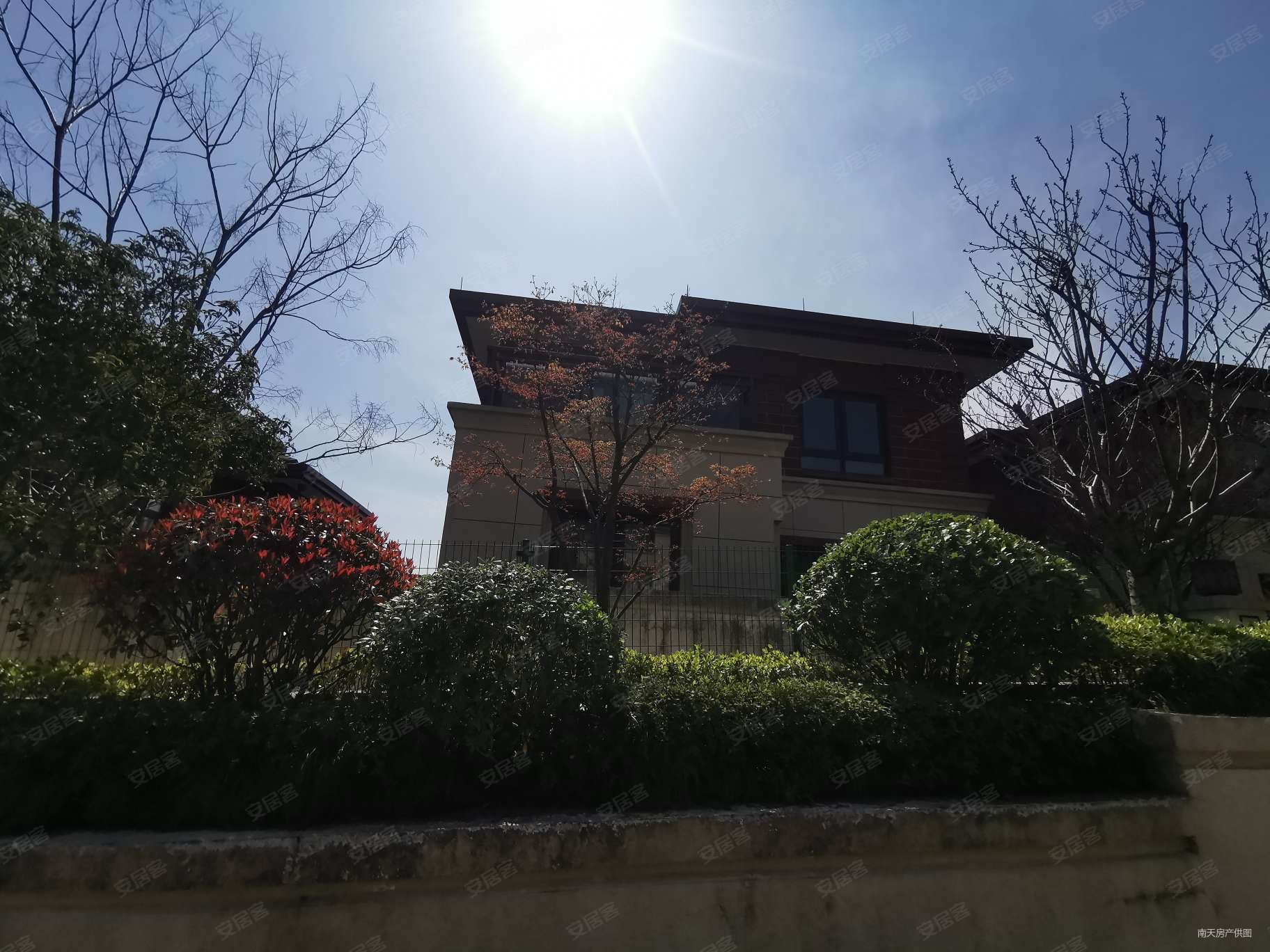 亚隆它山郡别墅