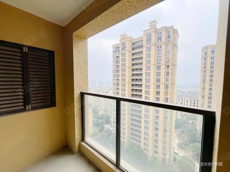 融创东方御园(地铁口次新小区 毛坯大三房!)南北通透好楼层!