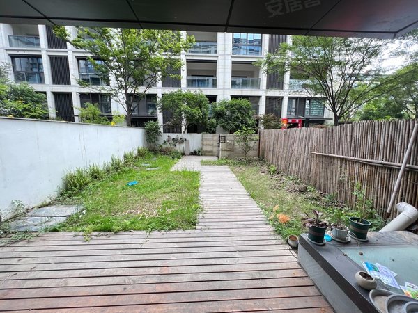 杭州西湖转塘华润新鸿基之江九里(别墅)之江银泰楼下250方四层排屋