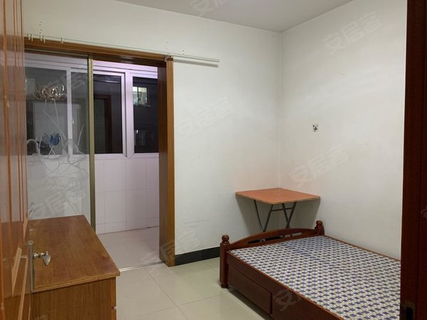 扬州邗江瘦西湖鸿福三村花都汇旁 鸿福三村 精装2室 设施齐全 领包