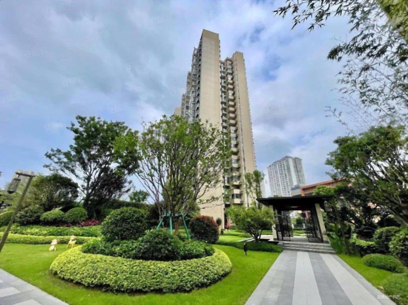 高新区必看好房园林彰泰滨江学府毛坯房江景房钥匙看房