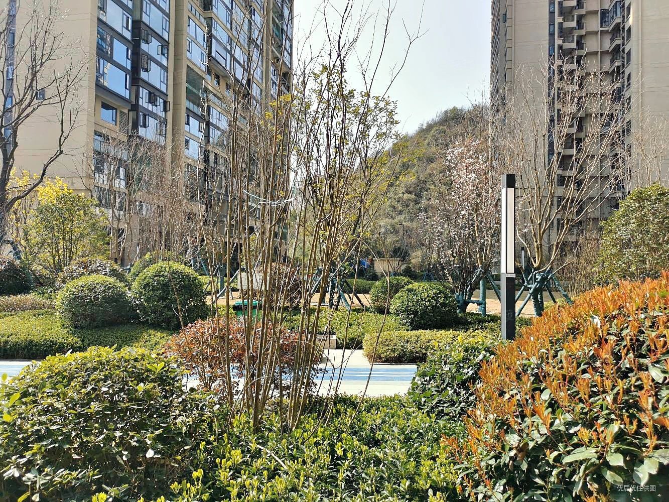 观山湖区保利大国璟现房地铁口华麟拎包入住仅售112万