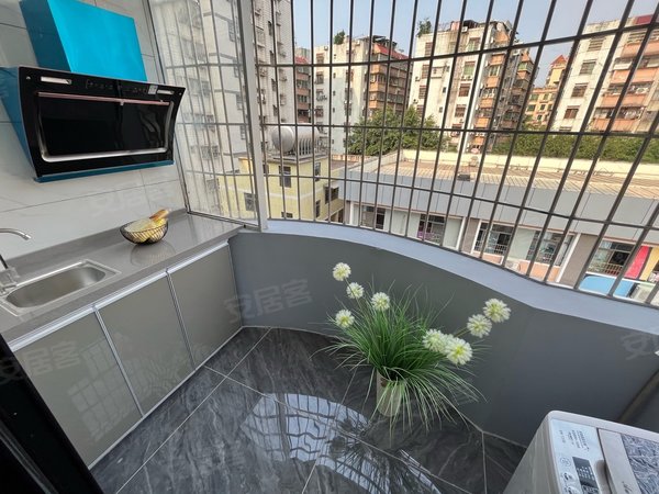 广州番禺大石大石大山村大石地铁口附近,独栋电梯小区式公寓,全采光不