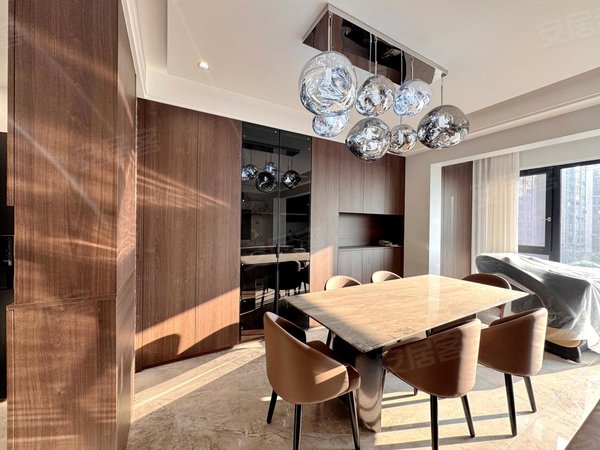 凉山西昌天汇海洋馆乐荟城海云墅西昌万达旁，海云墅，全新装修，带车位家具家电一线，急租出租房源真实图片