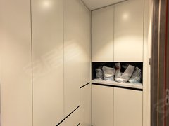 厦门思明软件园学仕里 4室2厅2卫 精装修 朝南 电梯房 宝龙一城 地铁口出租房源真实图片