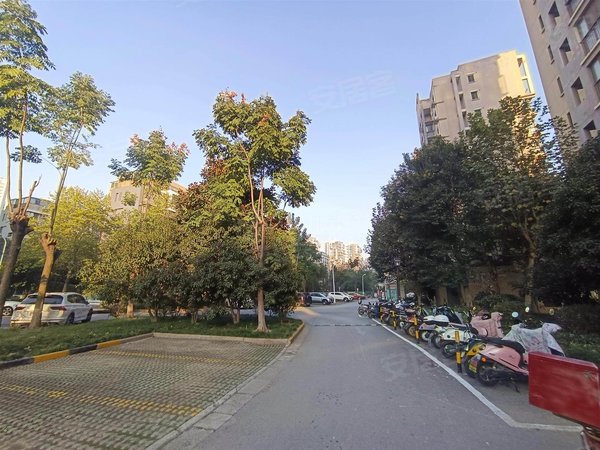 无锡梁溪山北城西花园白金汉爵对面 电梯精装 百乐对面 出行方便 近