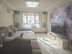 阿拉尔幸福路国际商贸城御景佳苑步梯3楼。三室两厅。家具家电齐全领包入住出租房源真实图片