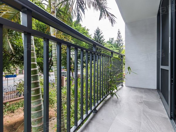 深圳罗湖水库百仕达花园(一期)新上房源 百怡苑豪装大四房,带阳台未住