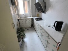 喀什喀什市喀什城区汇城新时代二期 单身公寓 简单装修 家具家电齐全 年租一万二出租房源真实图片