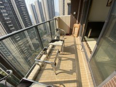 宏宇天御江畔125方双阳台大四房 家私家电齐全拎包入住