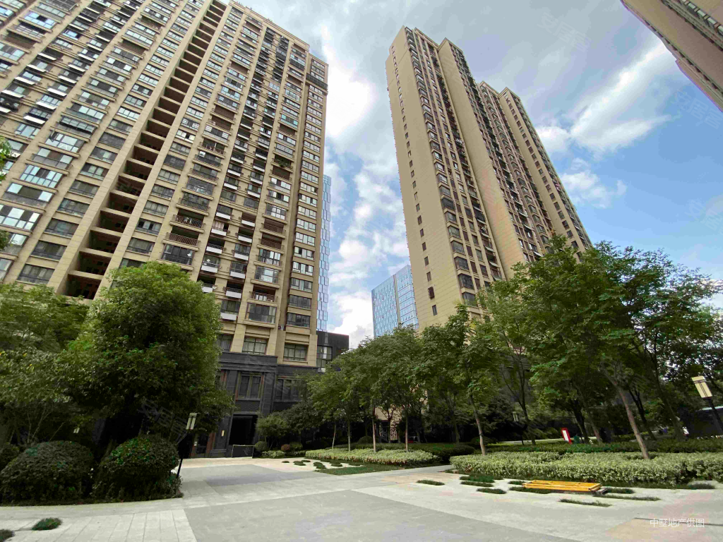 合肥房产网>合肥二手房>包河二手房>南门换乘中心二手房>绿地铭公馆>