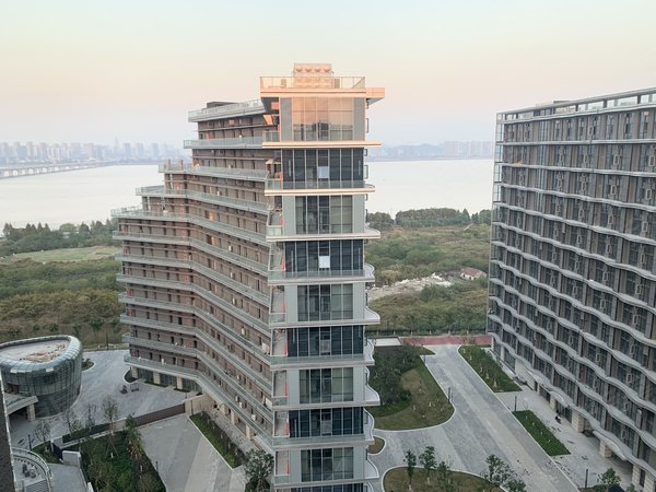 杭州西湖之江度假区钱塘湾整租 钱塘one两室两厅 看江带阳台 一线江景