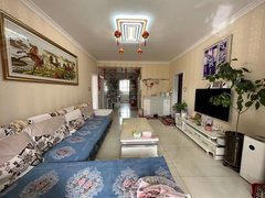喀什喀什市喀什城区东城花园小区四室两厅两卫复式家具齐全精装136平年租2.3万出租房源真实图片