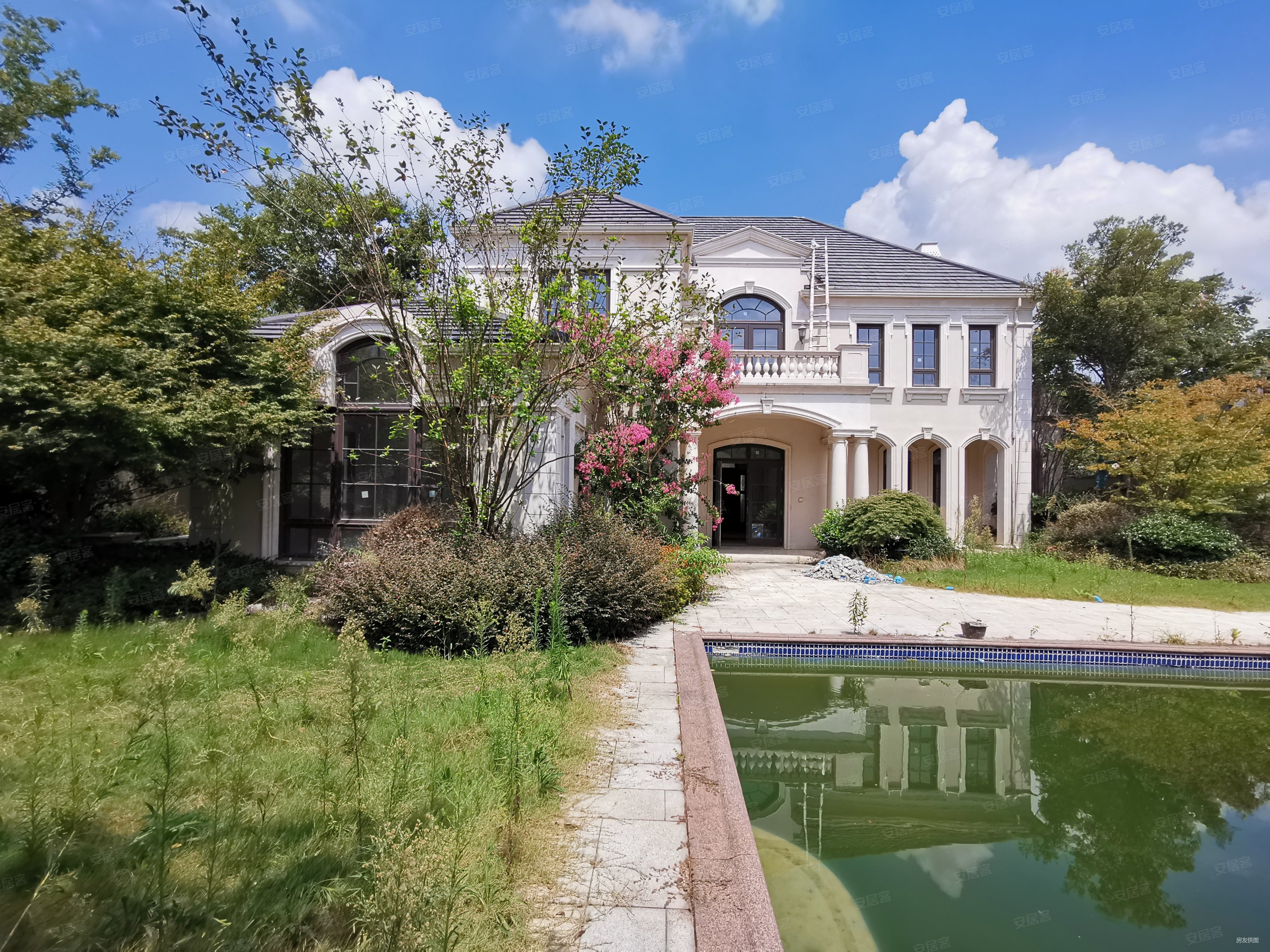 昆山市绿城玫瑰园(别墅)5室2厅5卫545㎡南2450万