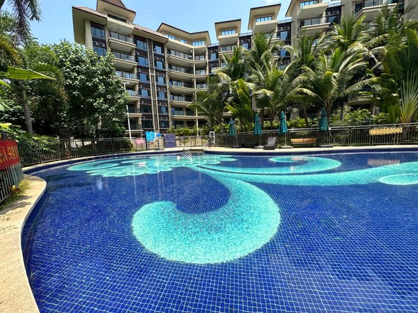 海棠湾镇租房,一楼带小院 小区有业主食堂 游泳池 超市 家具全新,海棠